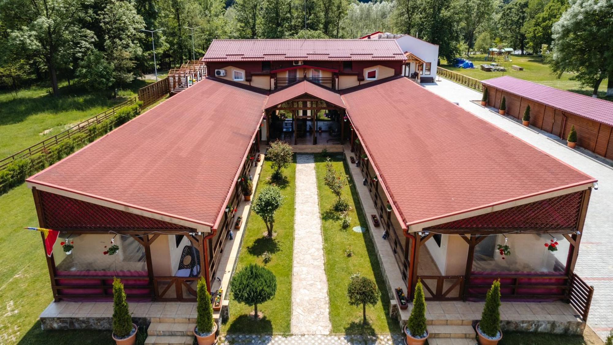 Pensiunea Mirabilandia Negreni Buitenkant foto